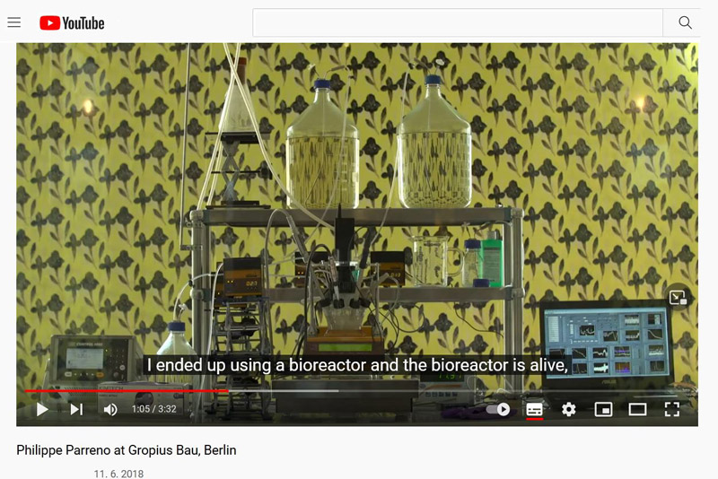 youtube.com/watch?v=2xw5hk2nonQ&t=65s S- creenshot: "Philippe Parreno at Gropius Bau, Berlin" LAMBDA Laborpumpen im Dauerbetrieb